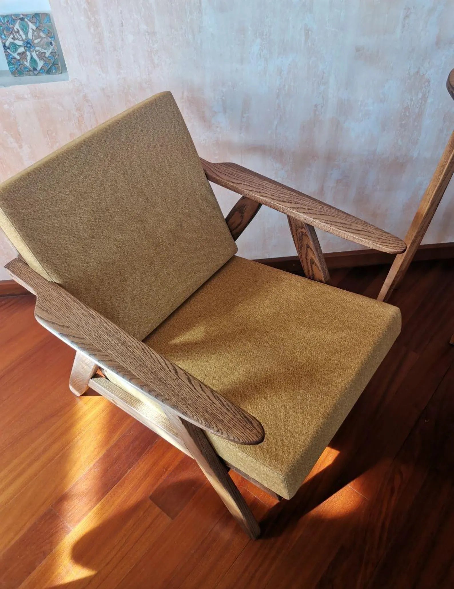 Mid-Century Modern Lounge Chair