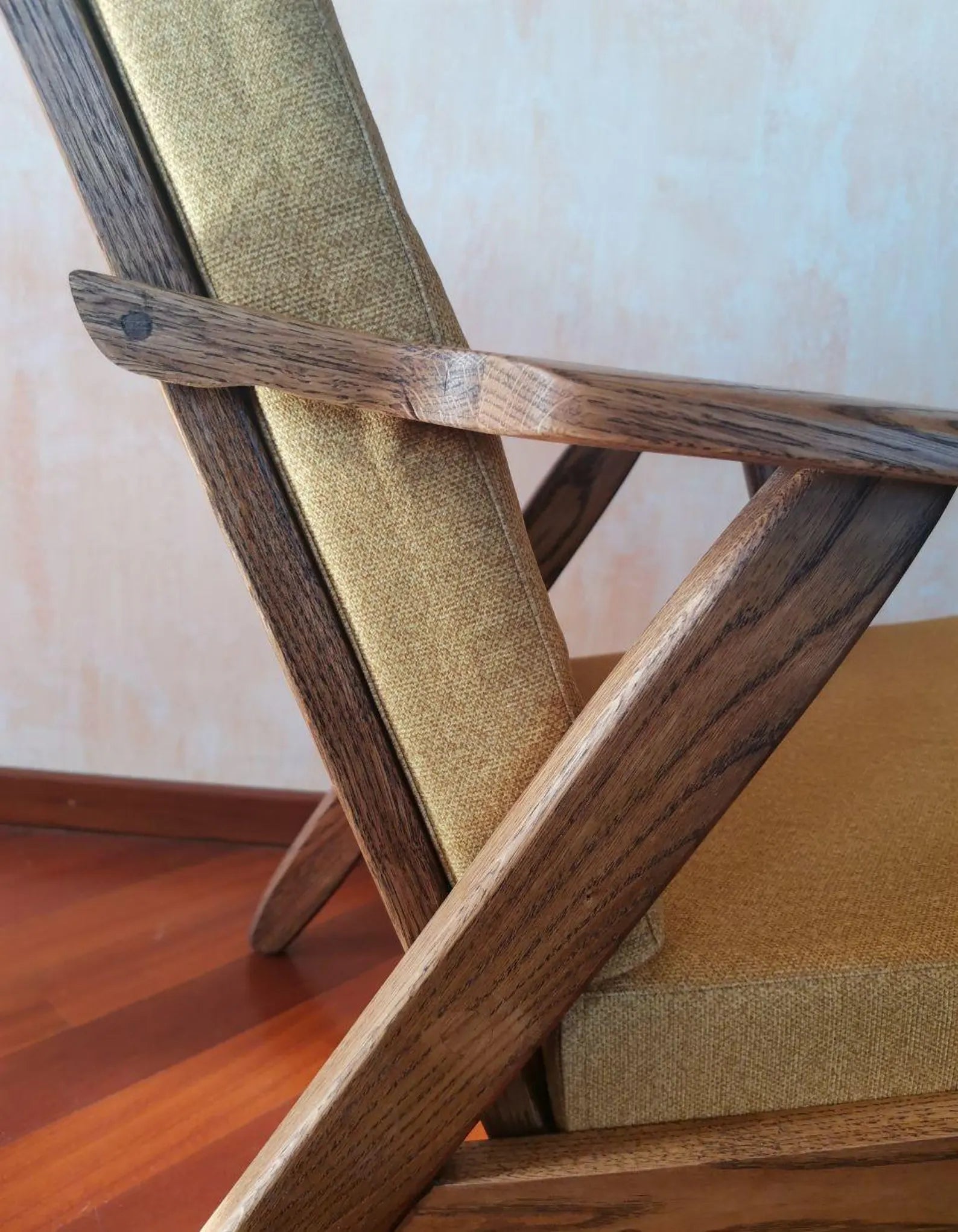 Mid-Century Modern Lounge Chair
